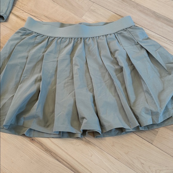Alo Yoga tank top & pleated tennis skirt set-Sage Green-S-Athleisure Athletic - Picture 7 of 12